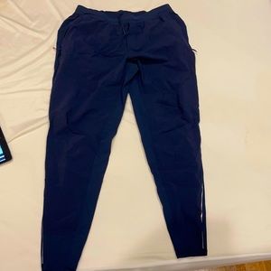 New lululemon hybrid joggers large in navy